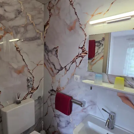 Apartment Silvia Huels Krov